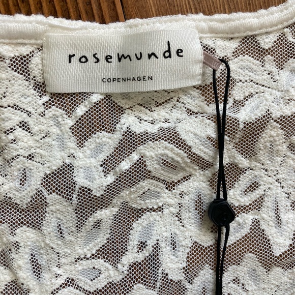 Delicia Top - Picture 9 of 10